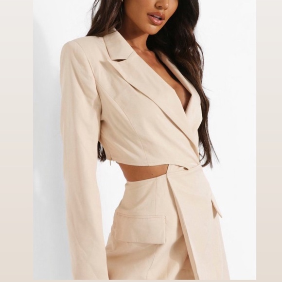 BOOHOO - TWIST CUT OUT POCKET DETAIL BLAZER DRESS - Picture 3 of 6